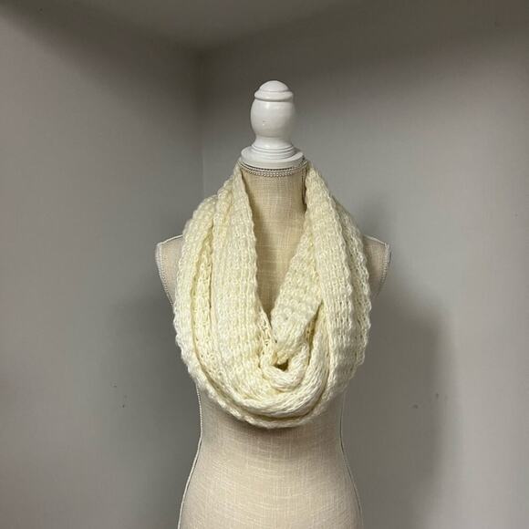 Aeropostale Accessories - Aeropostale Cream Colored Infinity Scarf